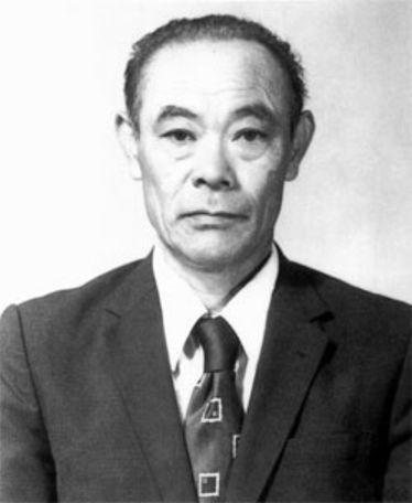 Hanshi. Esuki Akamine
